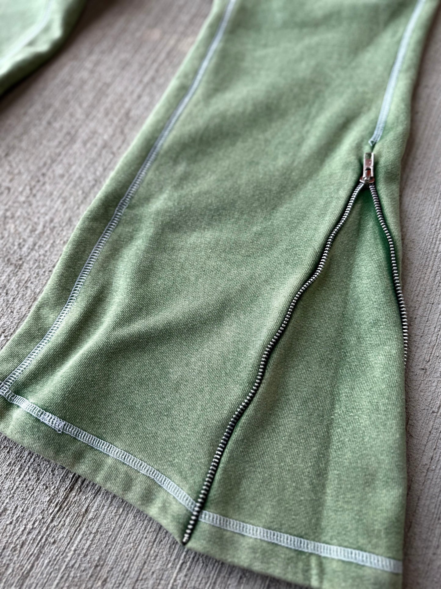 MT "Vault" Green sweats