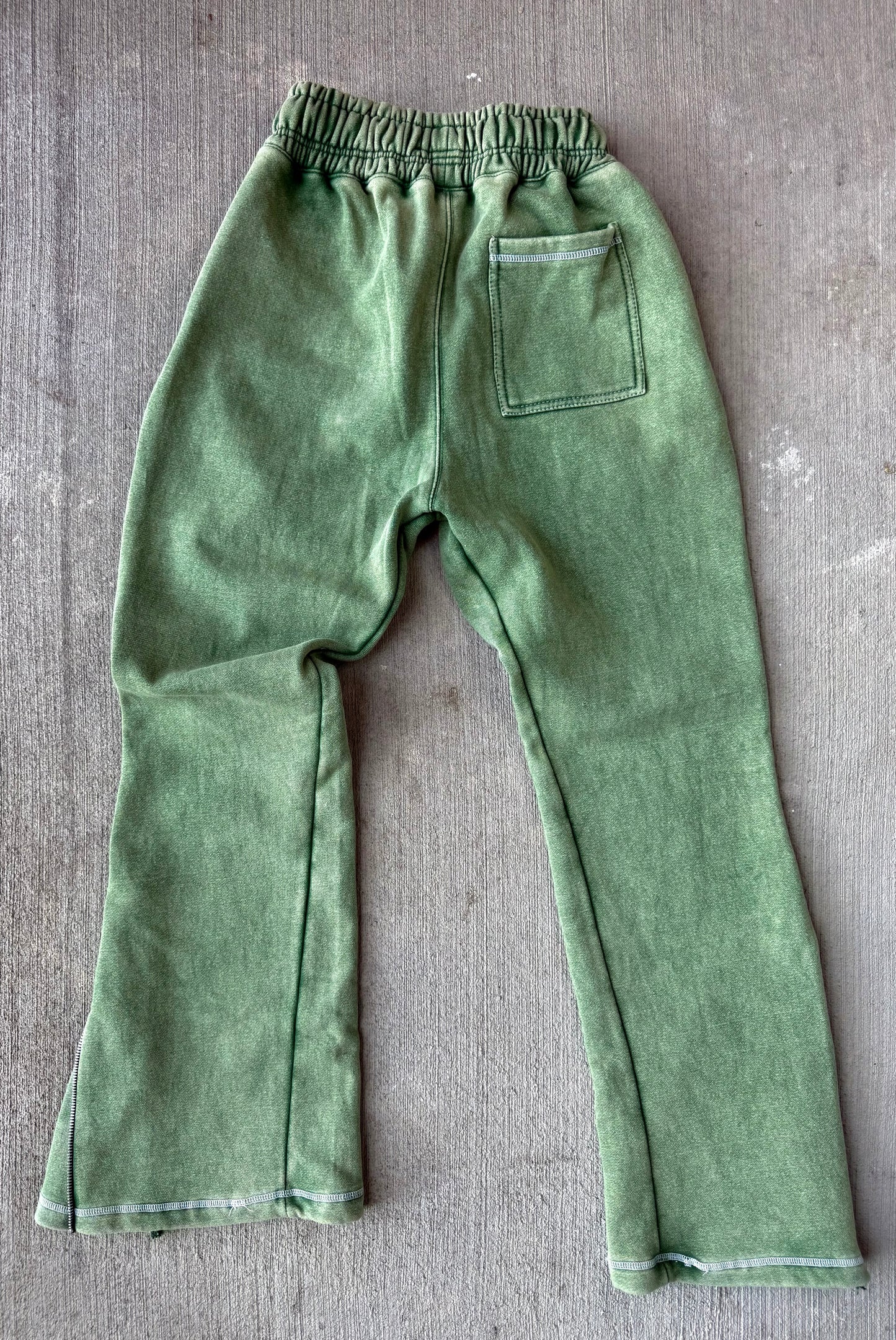 MT "Vault" Green sweats